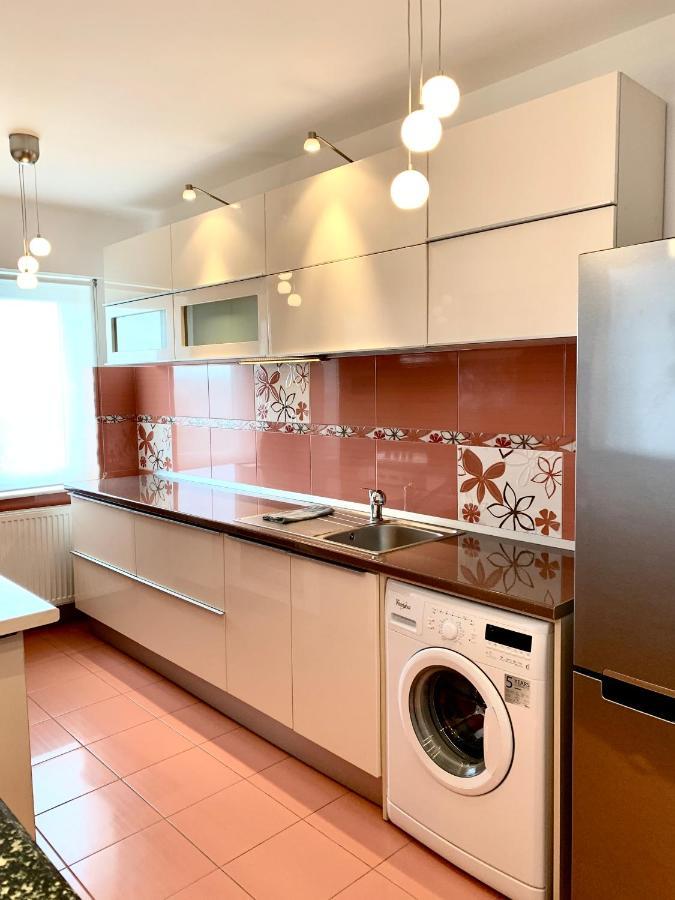 Sunny Central Apartments Сучава Экстерьер фото